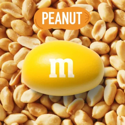 Friends Sharing M&M’S Peanut Chocolate Candy – Ideal for Parties and Gatherings